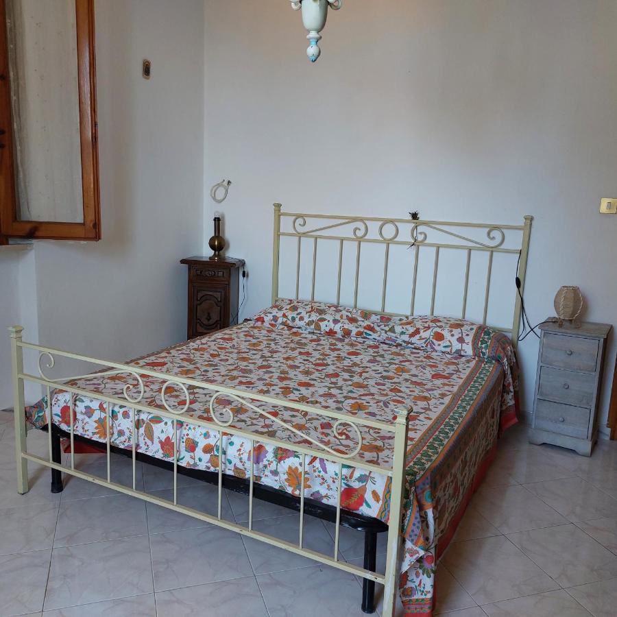 Appartamento A Due Passi Dal Mare A Quercianella Bagian luar foto