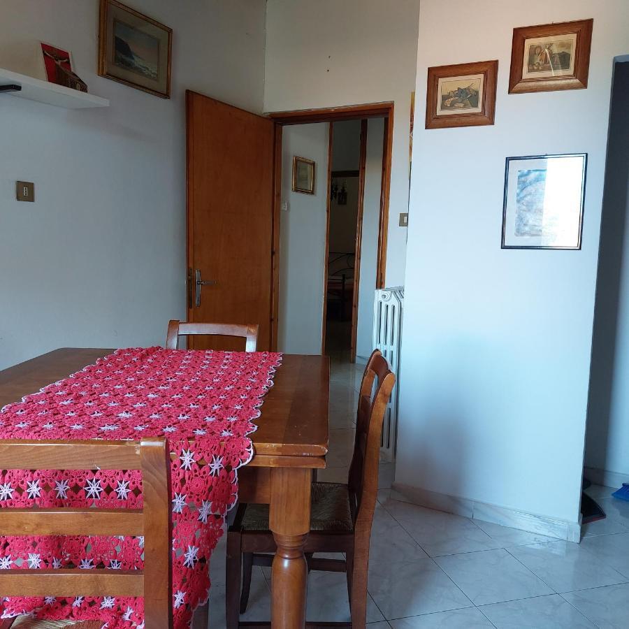 Appartamento A Due Passi Dal Mare A Quercianella Bagian luar foto